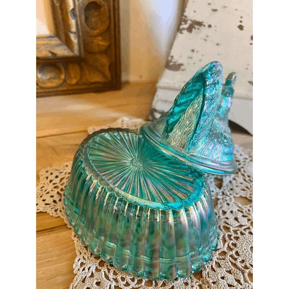 Teal Carnival Glass Rooster on Nest – Westmoreland Mold | Mosser USA - Picture 3 of 4